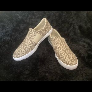 Slide on Shoes 10 G by Guess 10 Tan/Brown G Fabric